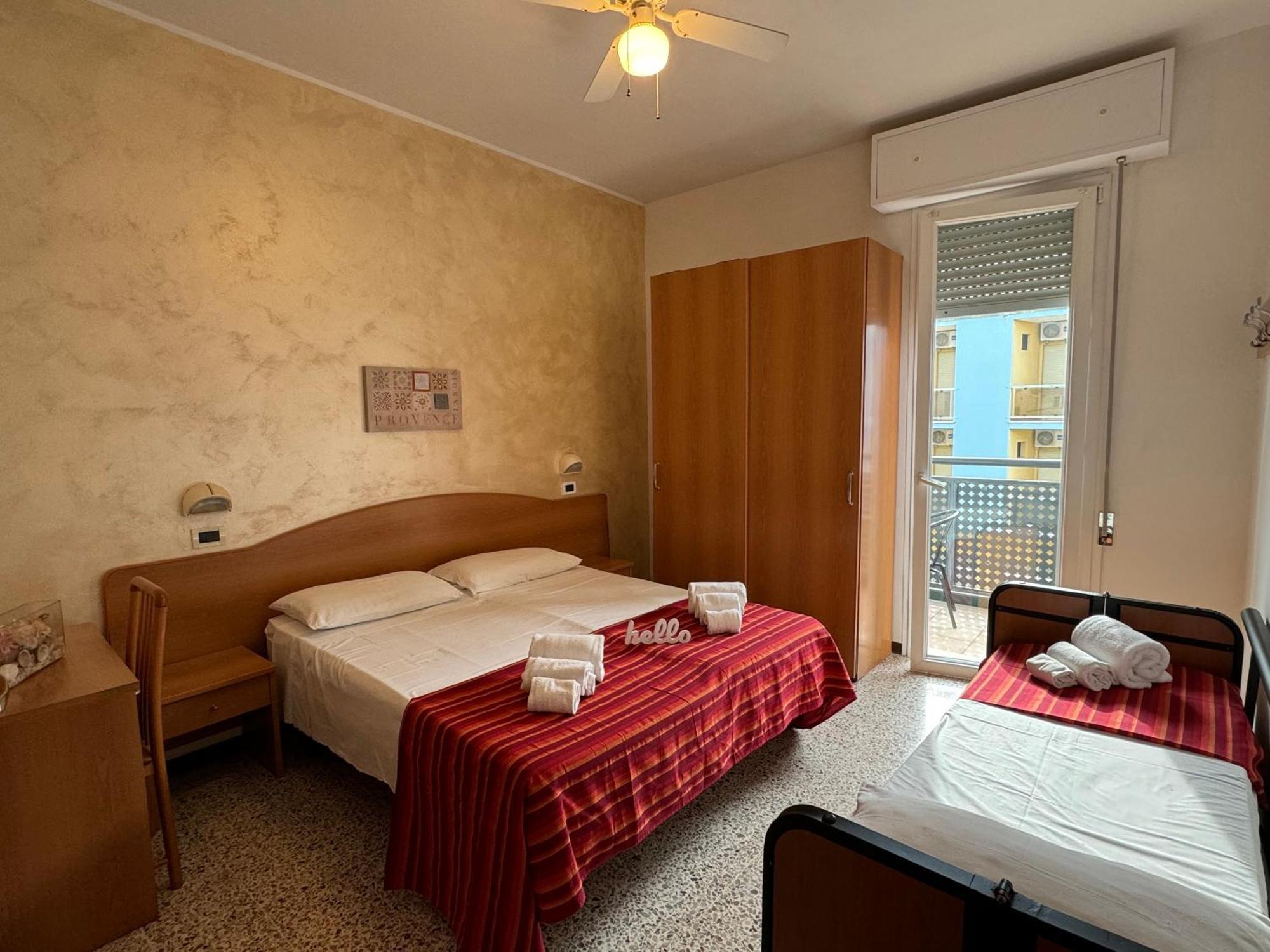 Hotel Caruso Rimini Bagian luar foto