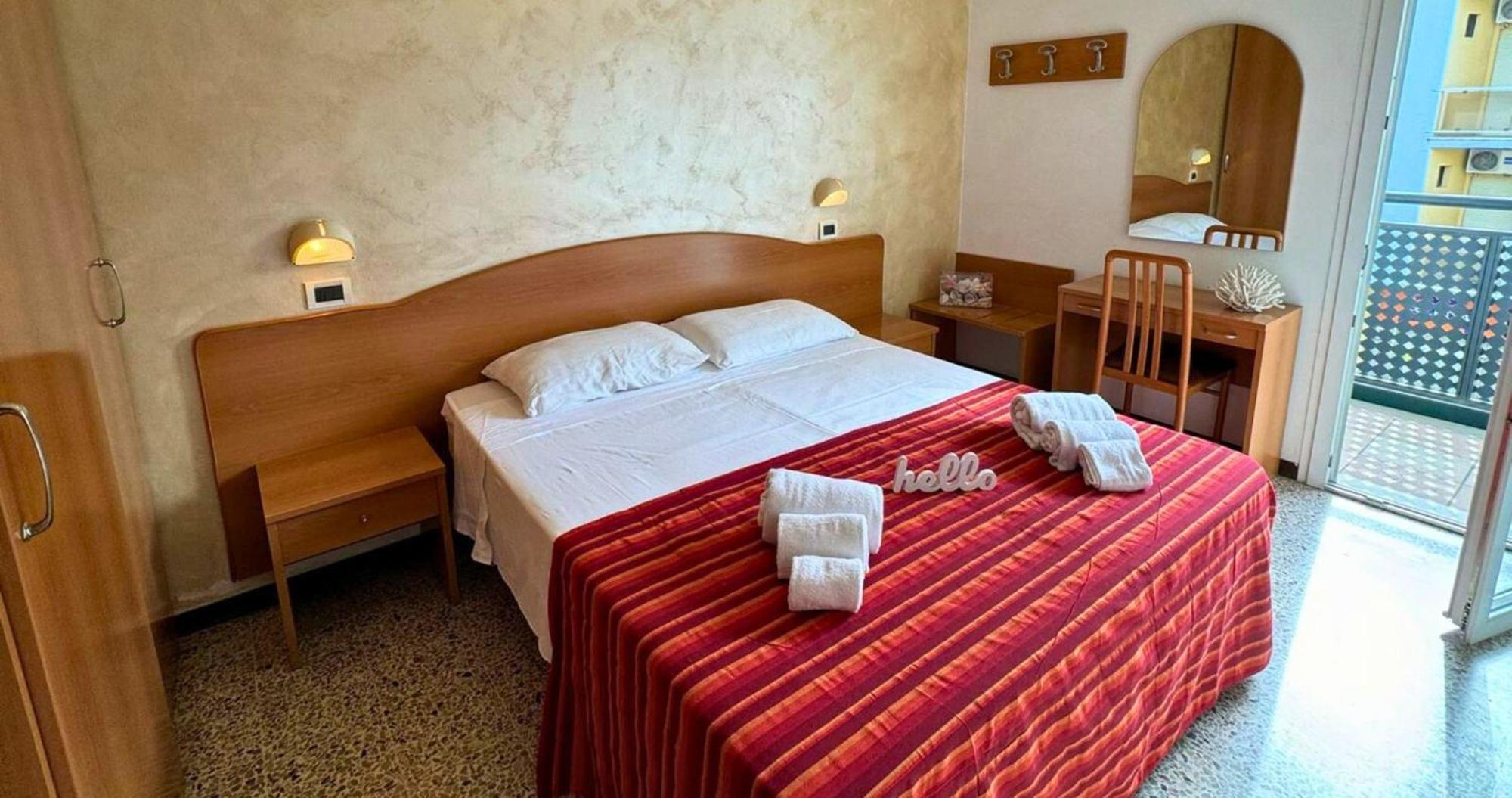 Hotel Caruso Rimini Bagian luar foto