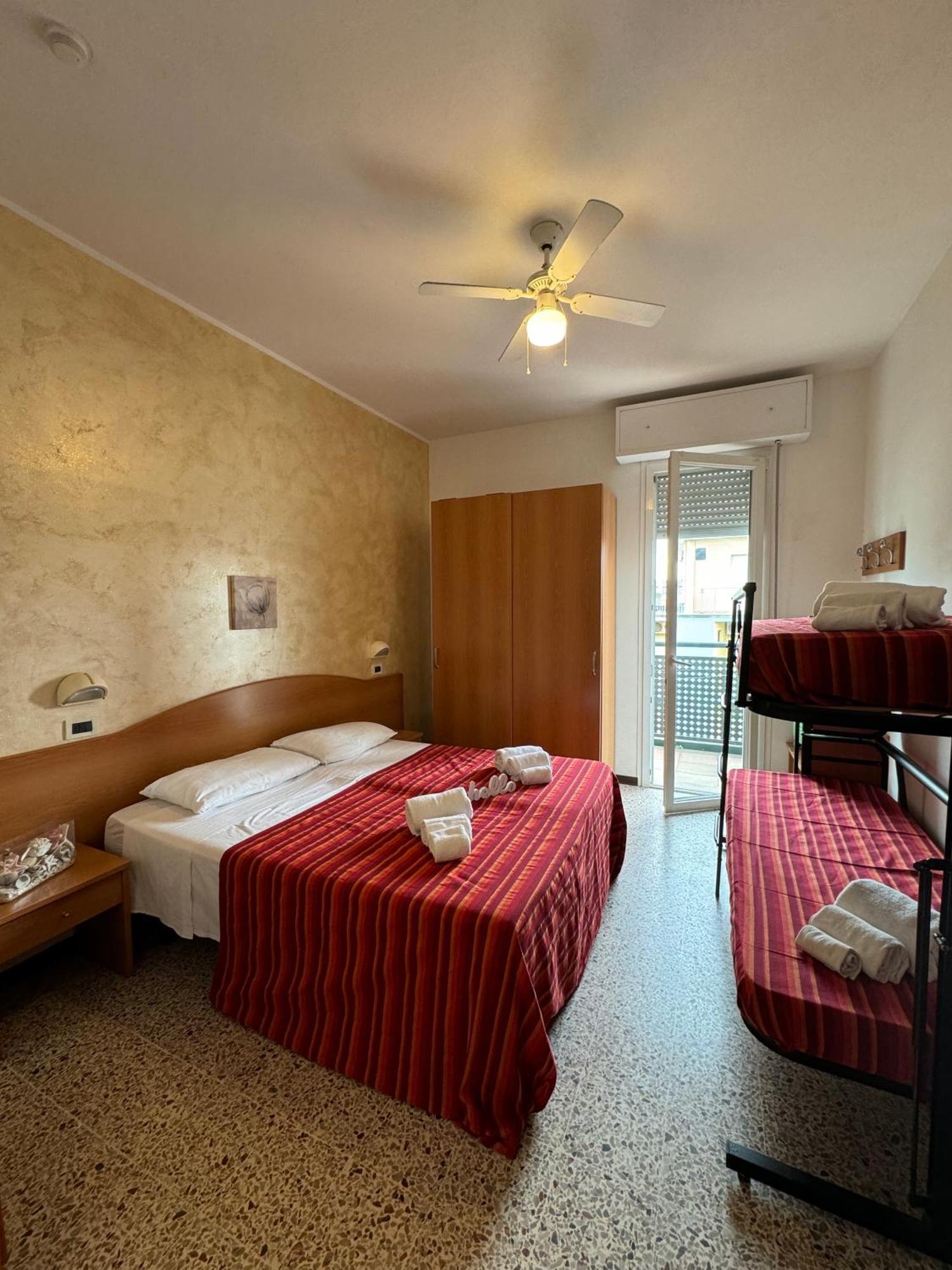 Hotel Caruso Rimini Bagian luar foto