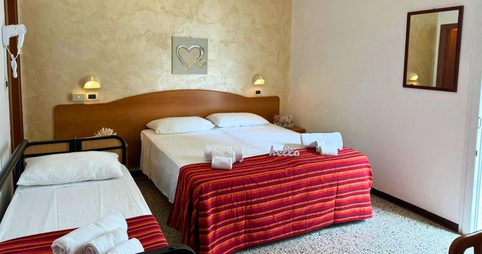 Hotel Caruso Rimini Bagian luar foto