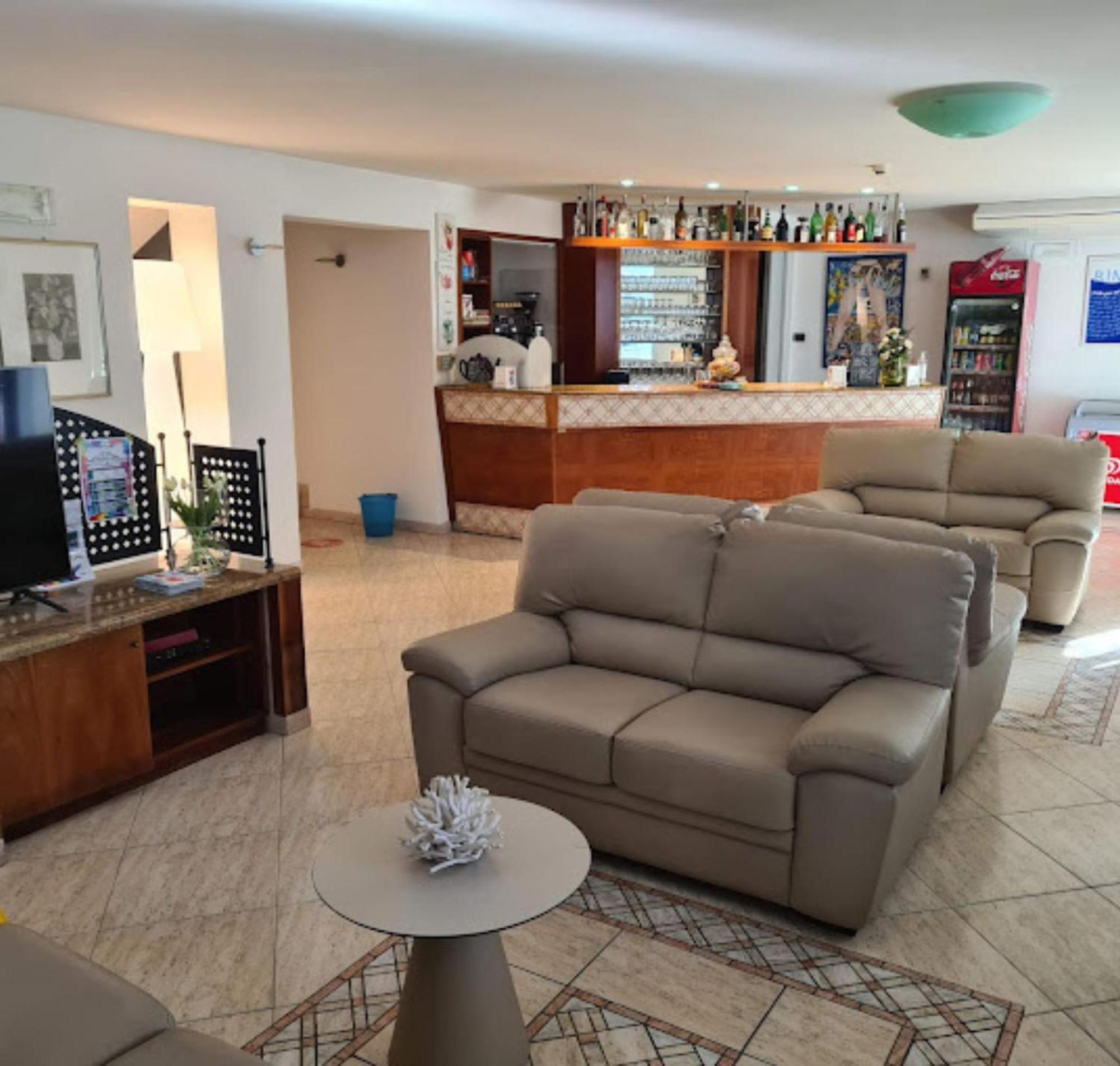 Hotel Caruso Rimini Bagian luar foto