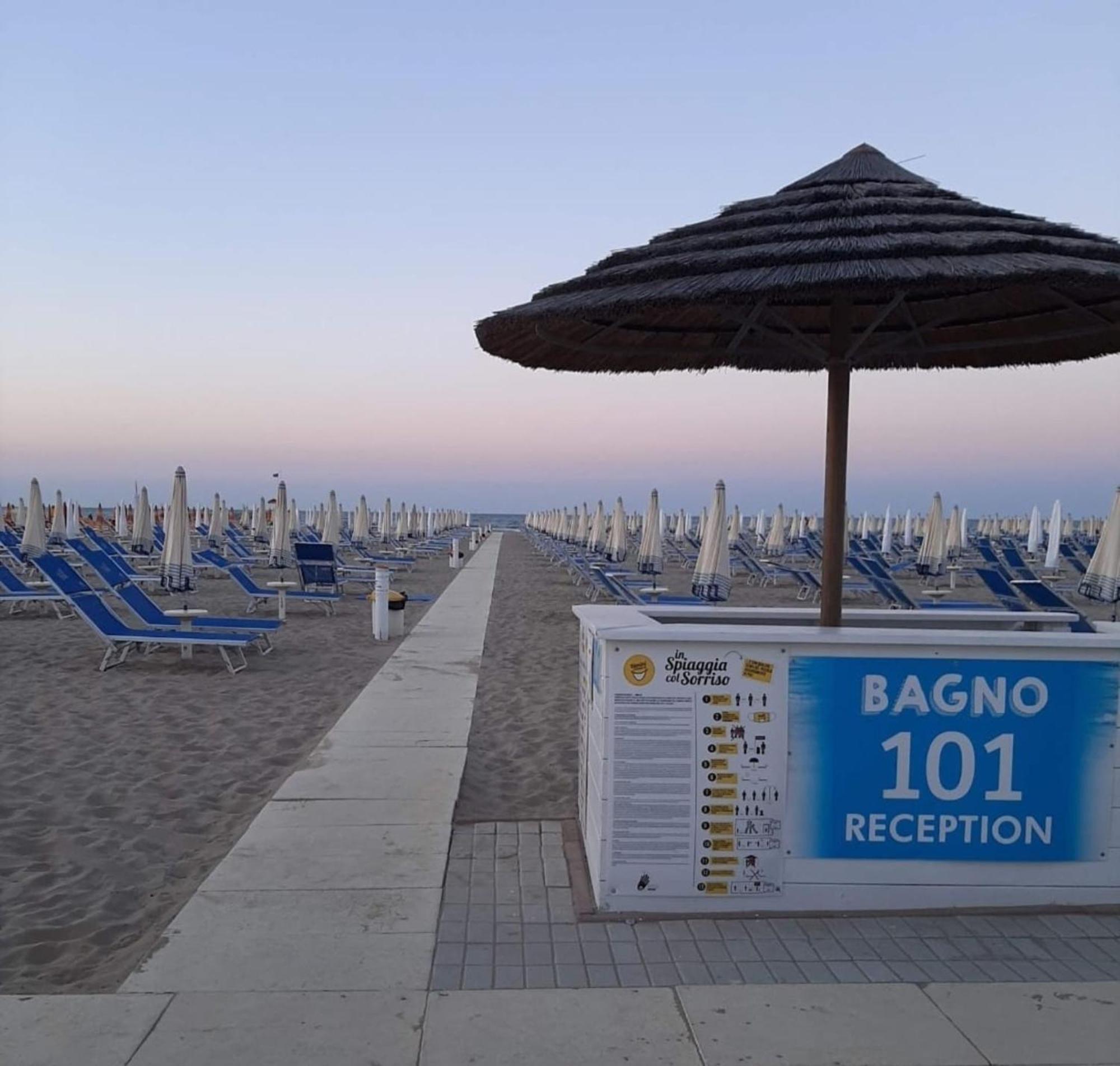 Hotel Caruso Rimini Bagian luar foto
