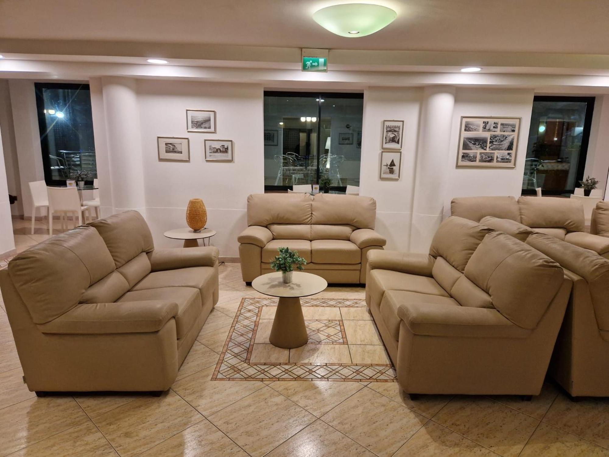 Hotel Caruso Rimini Bagian luar foto