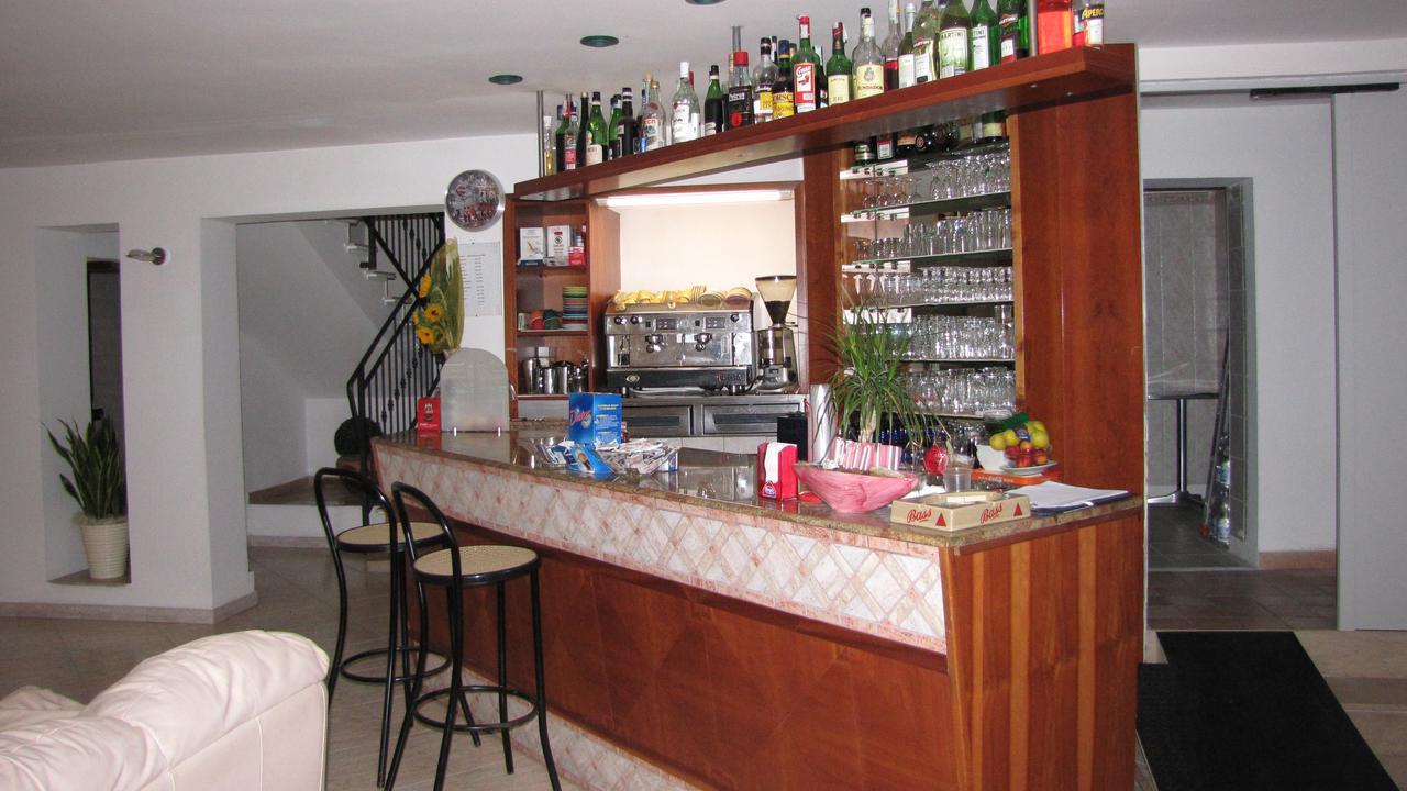 Hotel Caruso Rimini Bagian luar foto