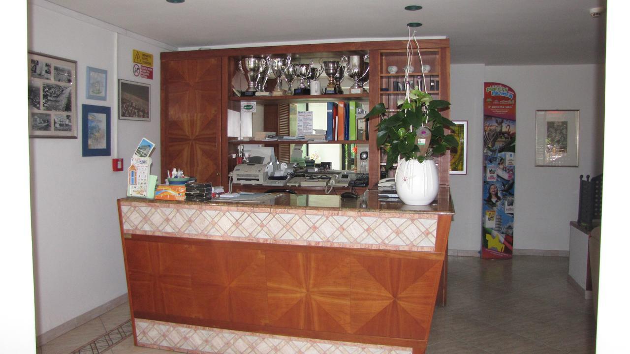 Hotel Caruso Rimini Bagian luar foto